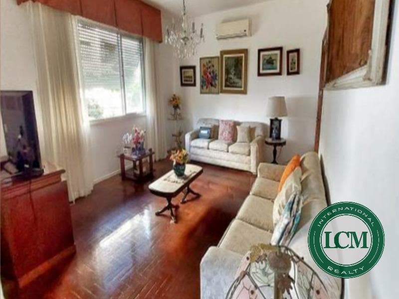 Apartamento de 180 metros com 3 dormitórios muito bem localizado