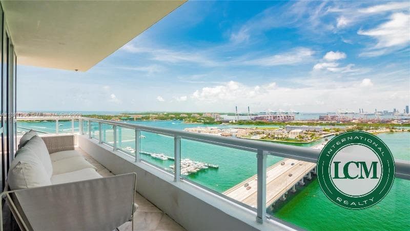Apartamento pé na areia em Miami Beach