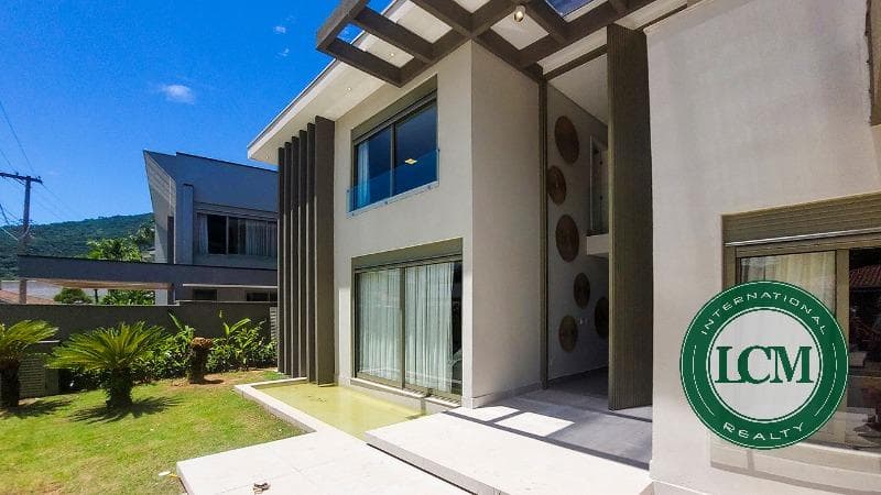 Casa Linda com 8 Quartos- Tabatinga