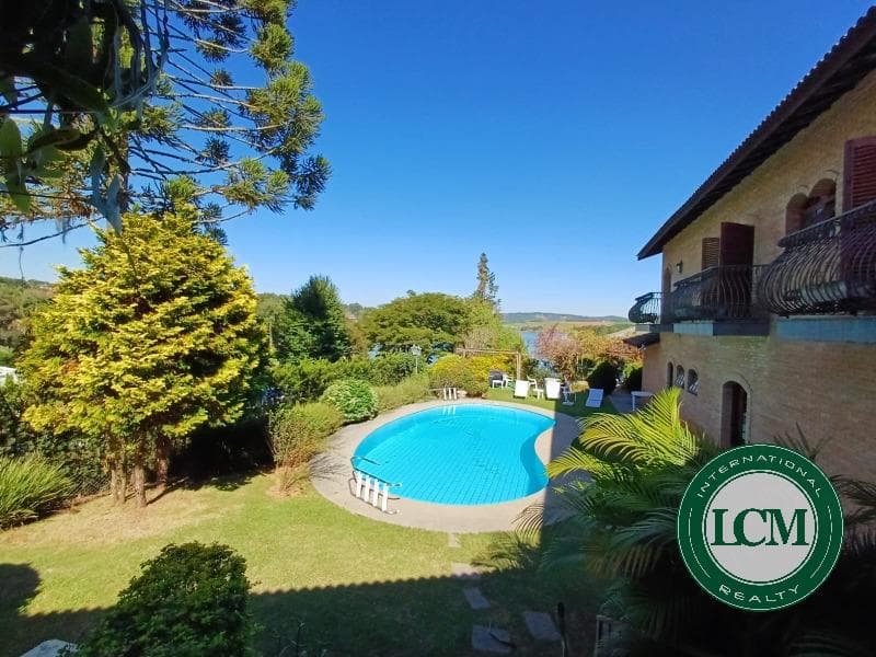 Casa à venda no Condomínio Porto de Ibiúna com acesso exclusivo para à represa