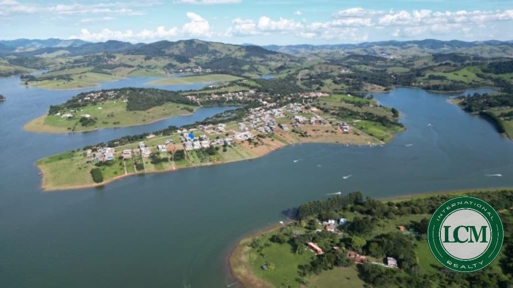 Terreno à venda no Condomínio Porto Laranjeiras