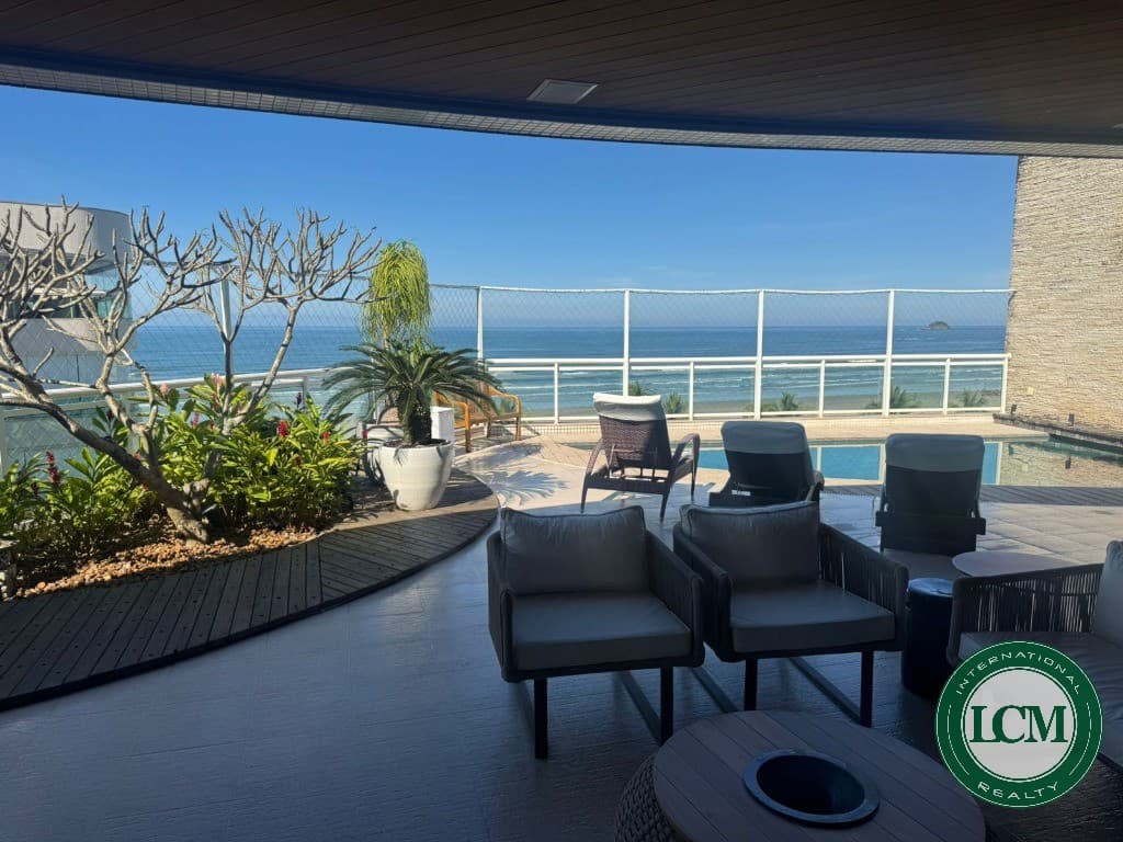Apartamento à venda na Riviera de São Lourenço com vista mar