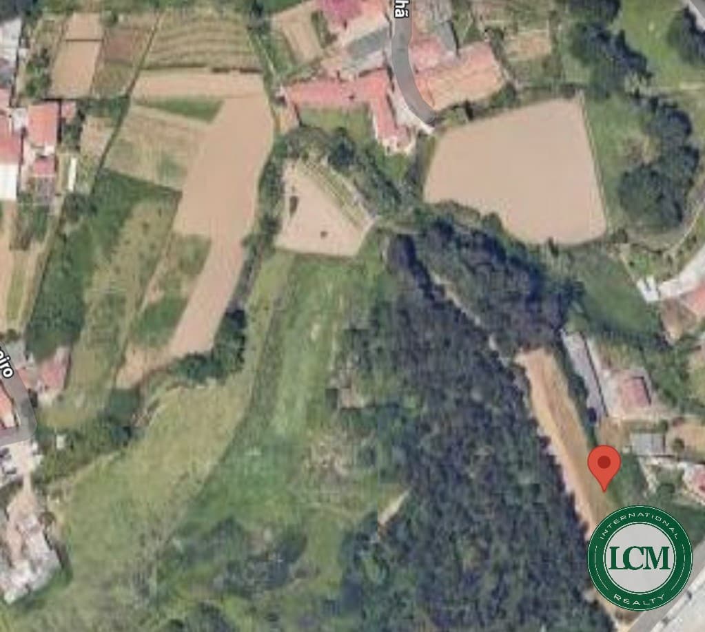 Terreno para construção à venda em Valadares - Portugal
