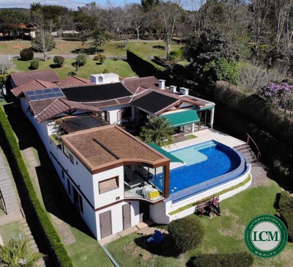 Casa à venda no Condomínio Porto de Ibiúna