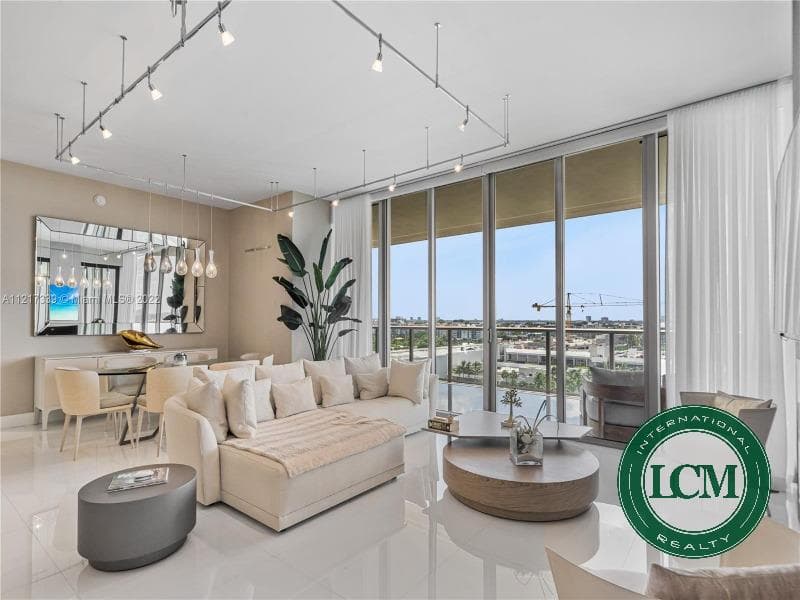 Apartamento renovado em Bal Harbour