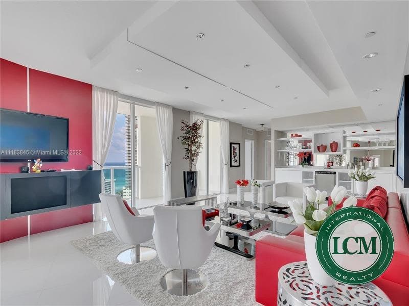 Cobertura Incrível, Moderna e Glamurosa em Sunny Isles