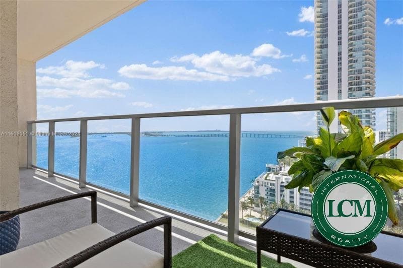 Apartamento à venda em Miami com vista mar